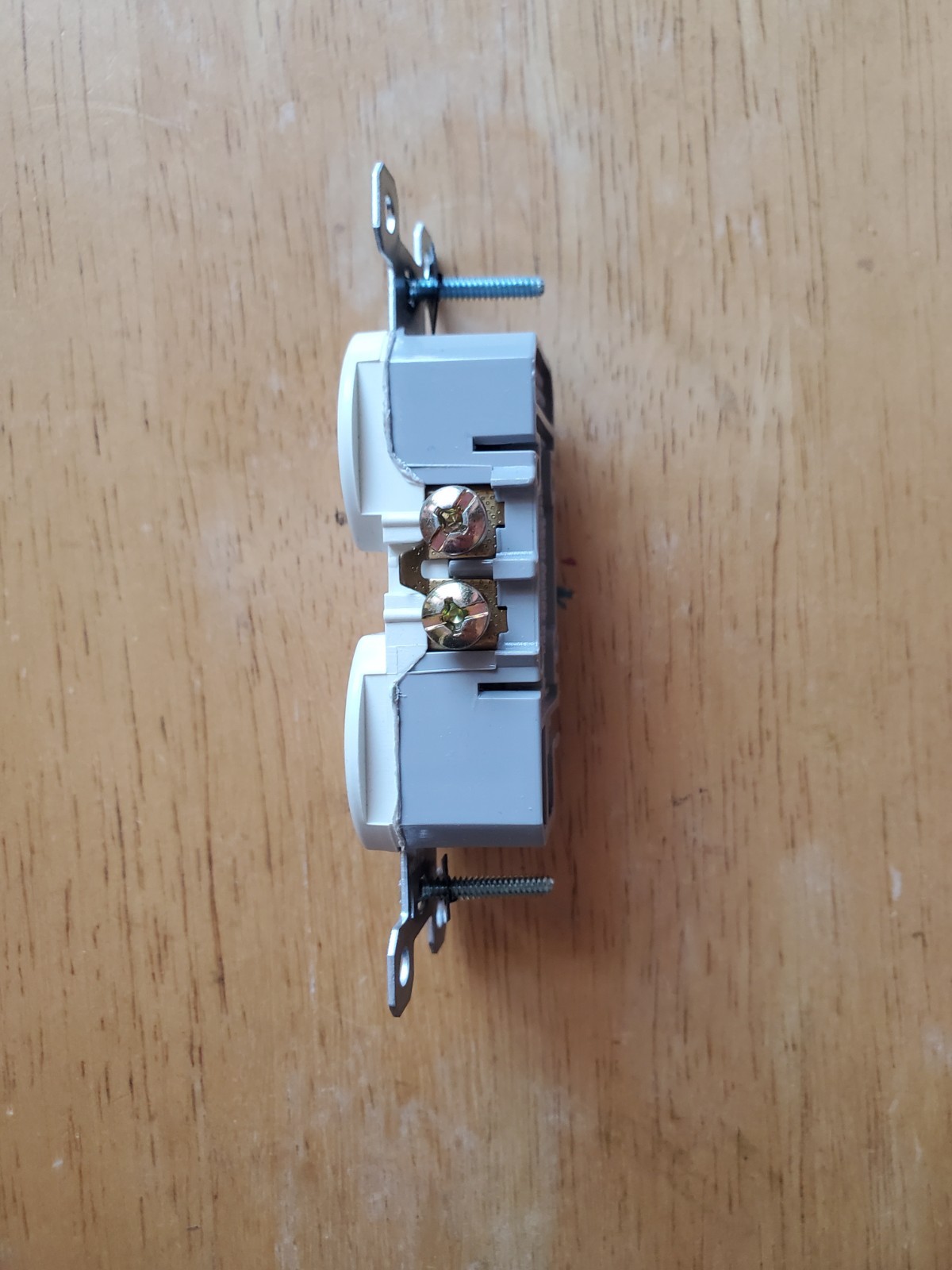 Legrand Trade Master 10 Duplex Receptacles 15AMP 125 VOLTS White 10 PC NIB