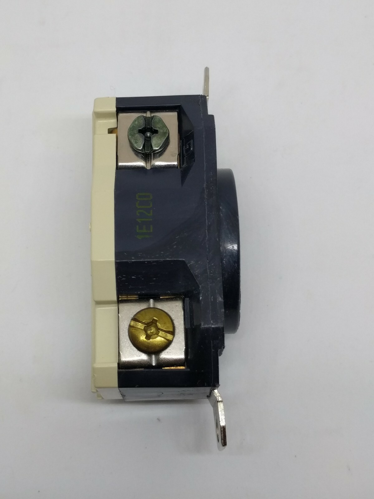 Leviton Black L5-30R Locking Receptacle Outlet 30A 125V Single Phase 2610