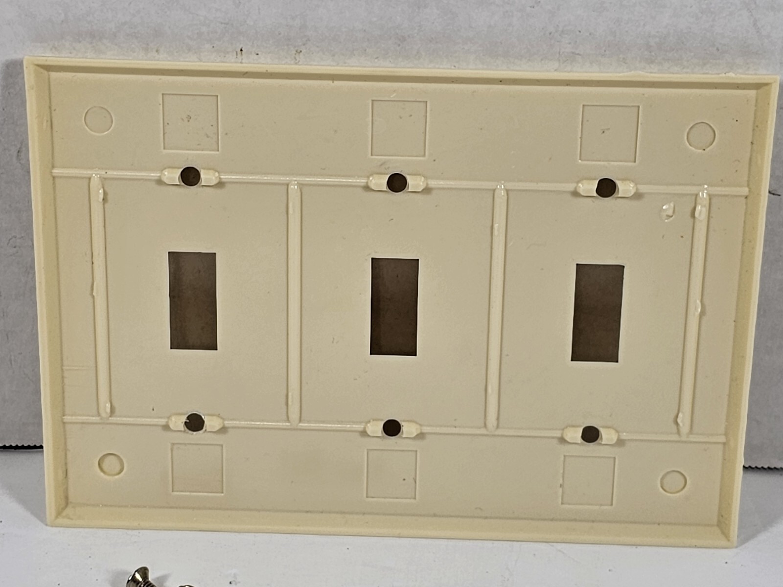 Vintage NOS 3 Gang Light Switch Plate Wall Cover Off White Ribbed Unbranded