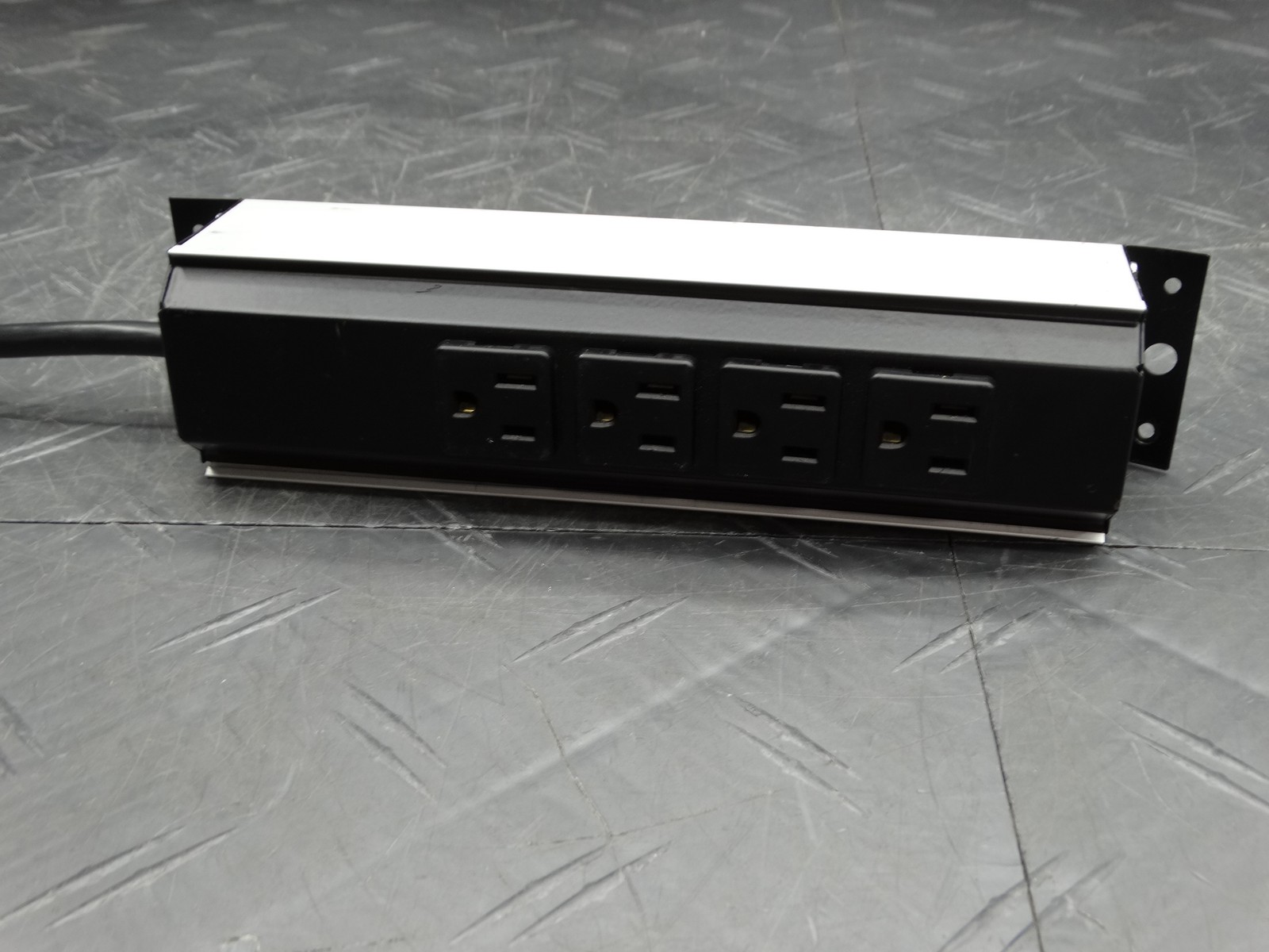 Teknion Power Tap Box 4-Outlet Desk Power Strip Industrial Commercial Grade