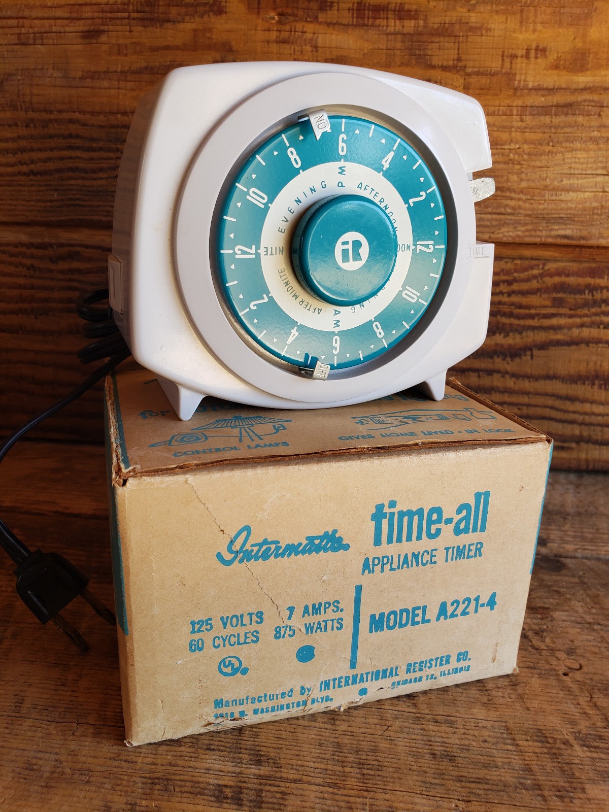 Intermatic Time-All Lamp & Appliance Timer White Model A221-4 W/Box and Manual