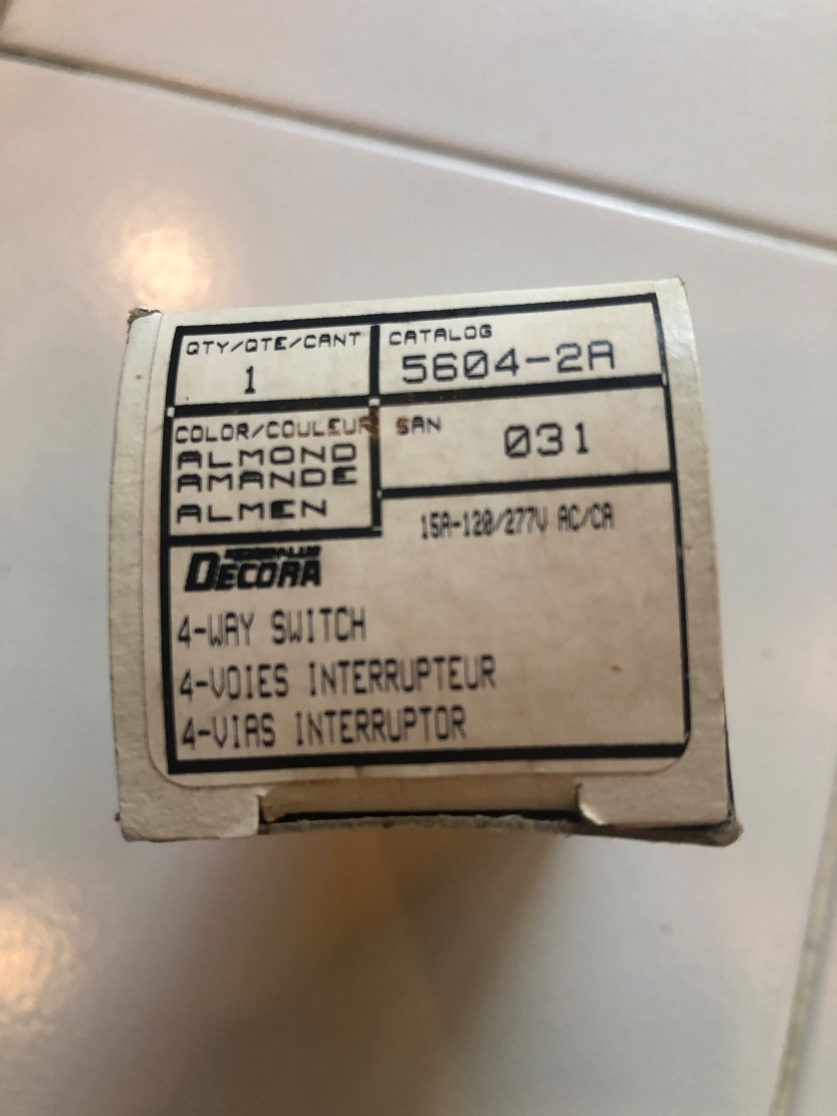 Pack of 6 Leviton 4 way switches. Almond. 5604-2A. New in boxes