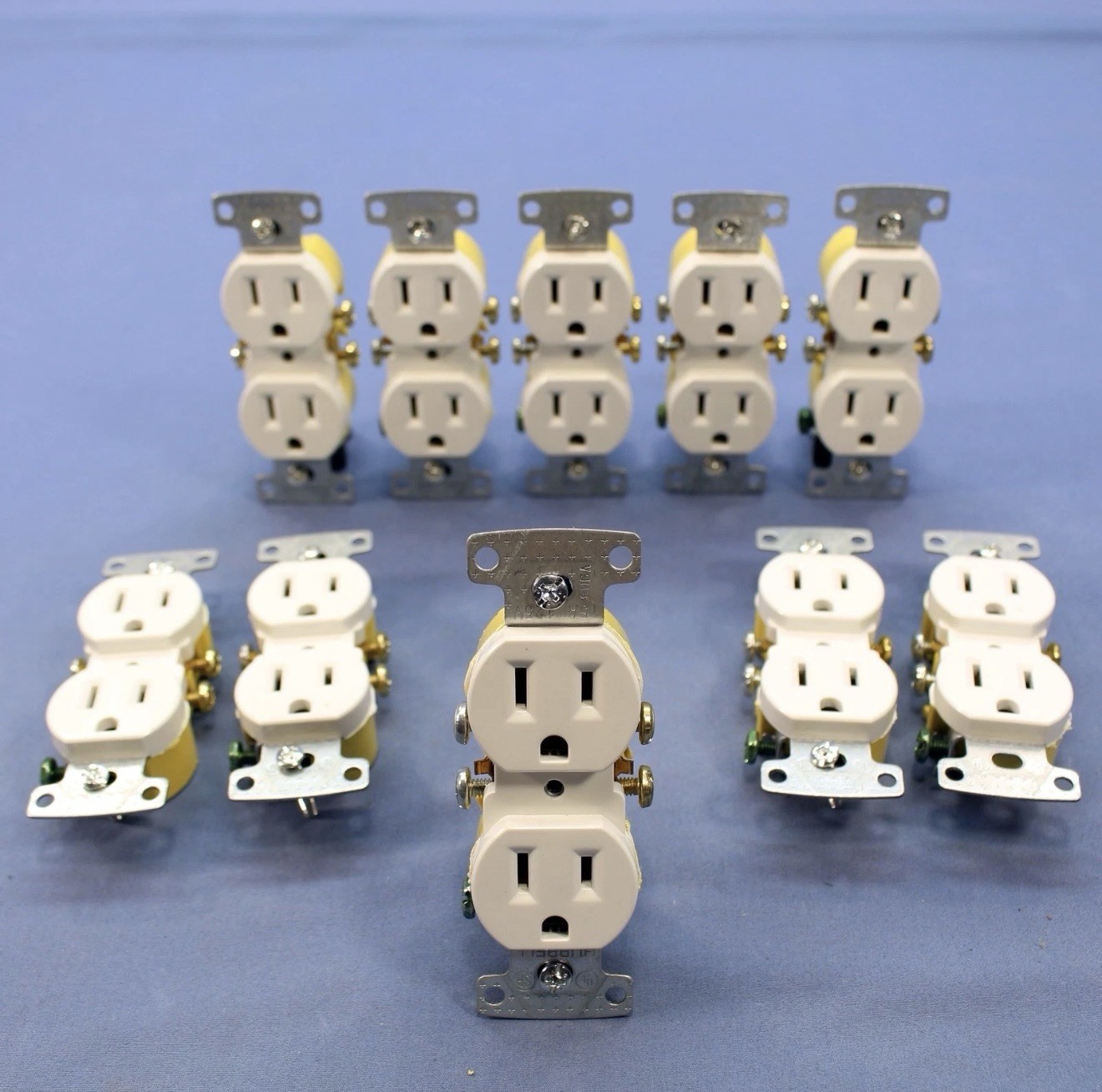 (10pk) Leviton Tamper Resistant Outlets 15A 125V White & (8) Outlet Covers~New