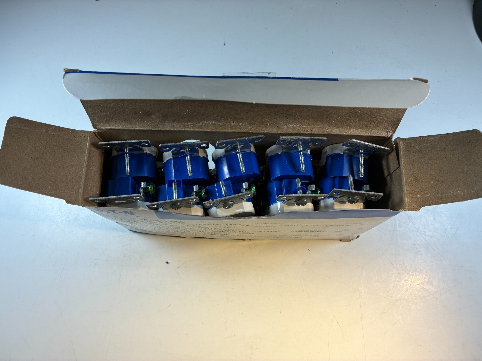 Tamper Resistant Duplex Receptacles White (10-PACK) 15-Amp 125V Eaton TR270W NIB