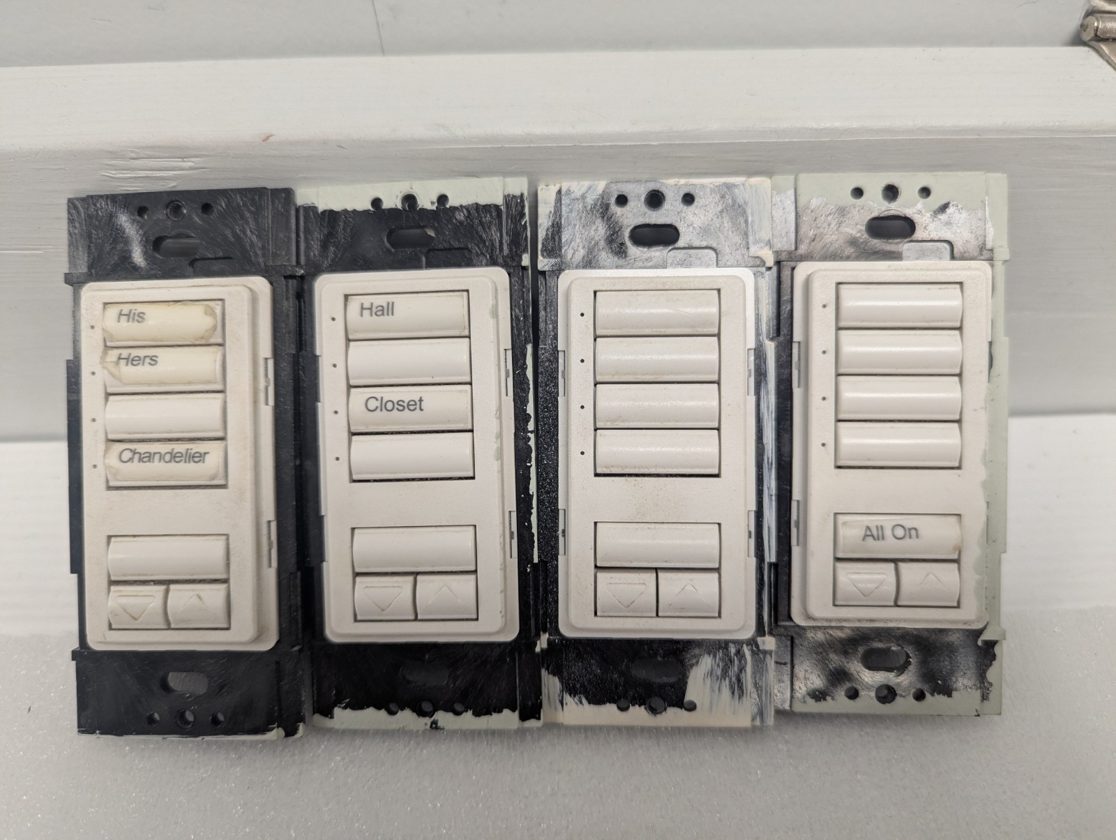 Lot of (8) Lutron ST-NB-NONE – 7 Button Keypad – Preowned