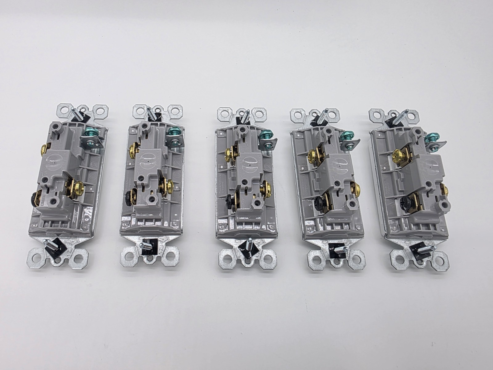 Qty 20 Legrand White Paddle Switch Pass & Seymour Radiant 15 Amp 3 Way TM873WCP4
