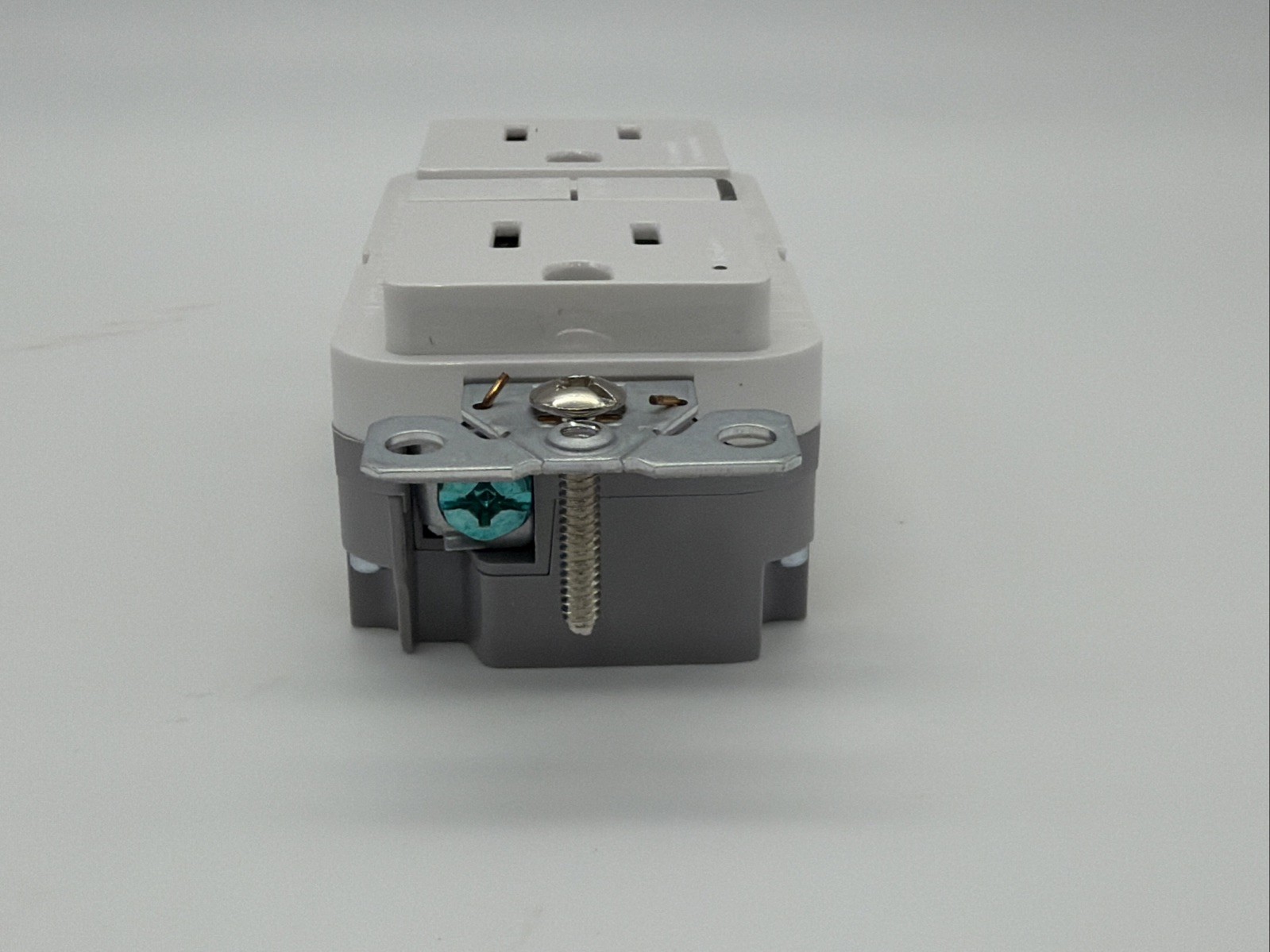 10 PCS NEW Eaton TRGF15W 15 Amp GFCI Self‑Test Tamper‑Resistant Receptacle 125 V