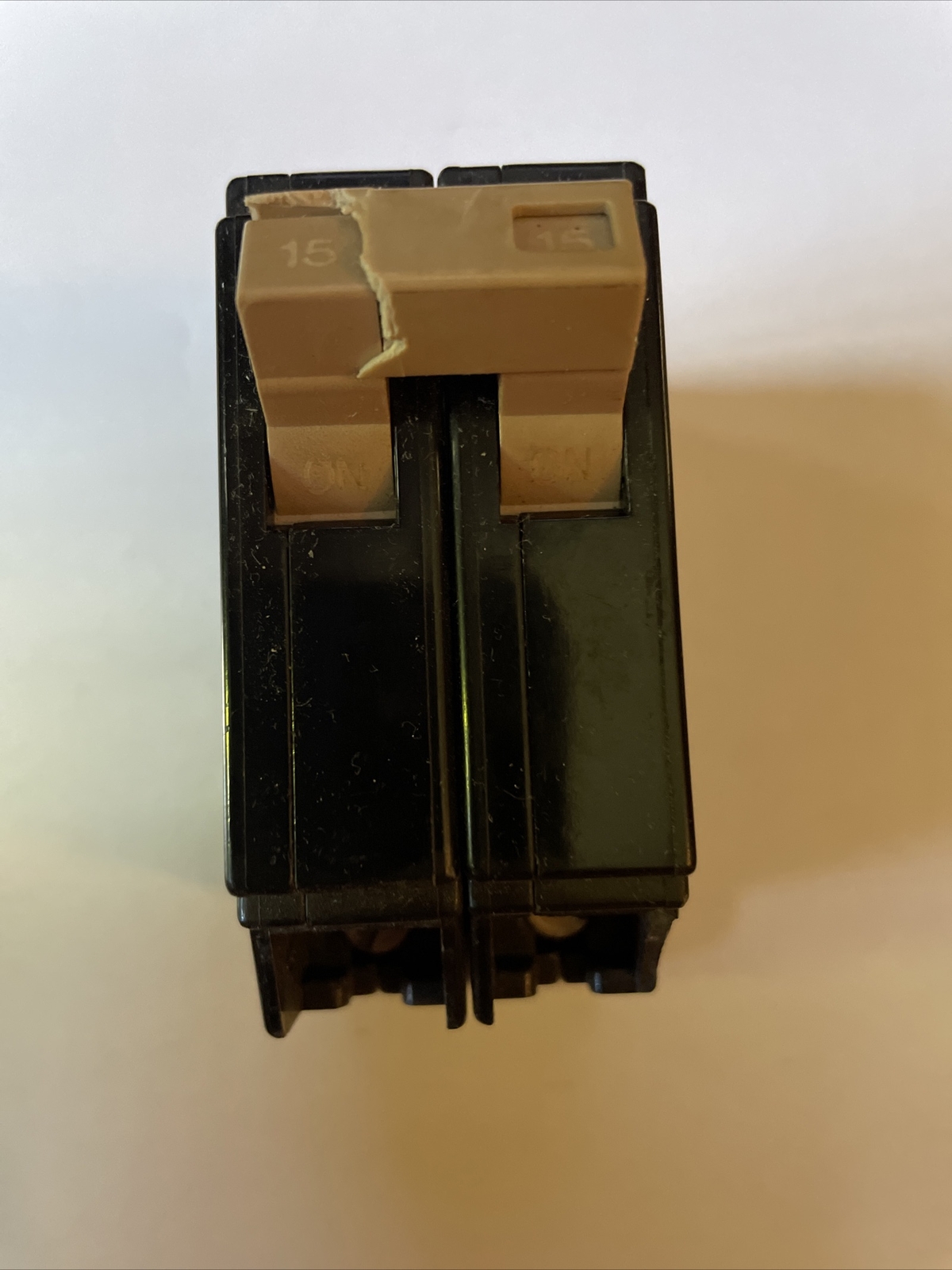 CUTLER HAMMER CH215 DOUBLE POLE CIRCUIT BREAKER TESTED SMALL CHIP SWITCH