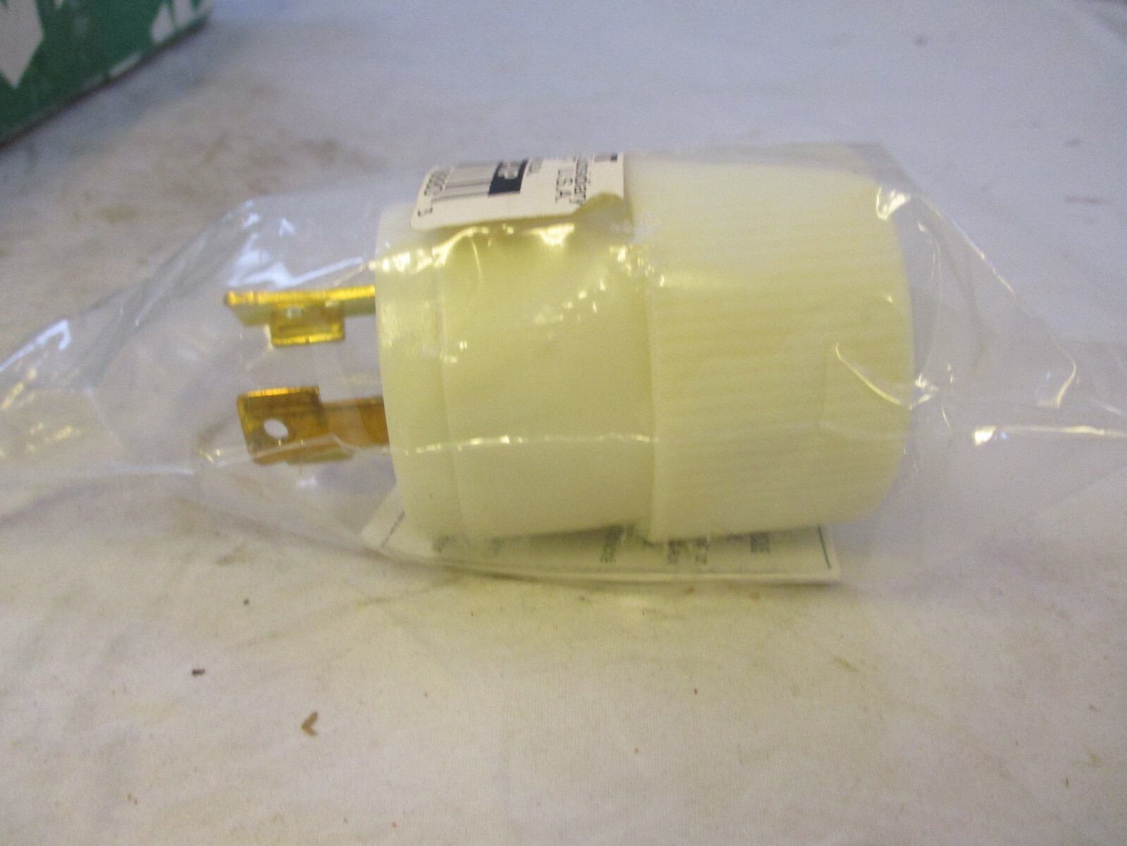 (QTY 2) BRYANT HUBBELL 70530NP LOCKING PLUG TWIST LOCK L5-30 30A 125V