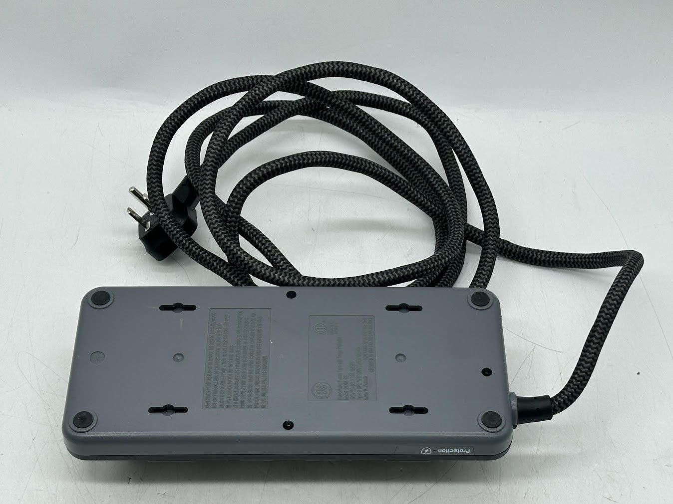 GE Turtle Surge Protector – Black/Gray – 12 Adapter