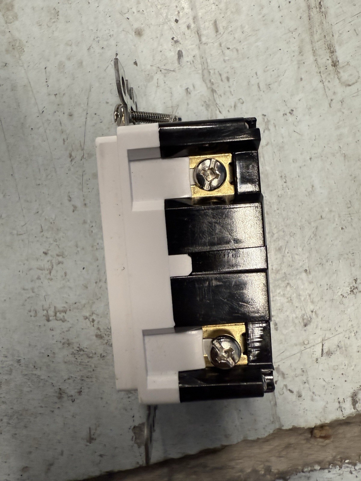 20 Amp GFCI Outlet Ground Fault Receptacle TR WR with Decorator Wall Plate White