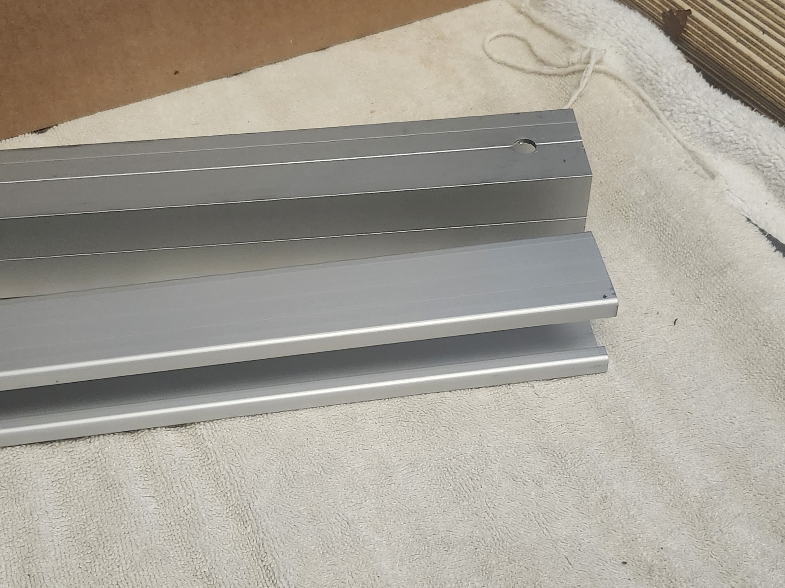 Lot: 4 New Unirac 307115M Solar Panel SM Adjustable Tilt Leg 30″ w/ Hardware