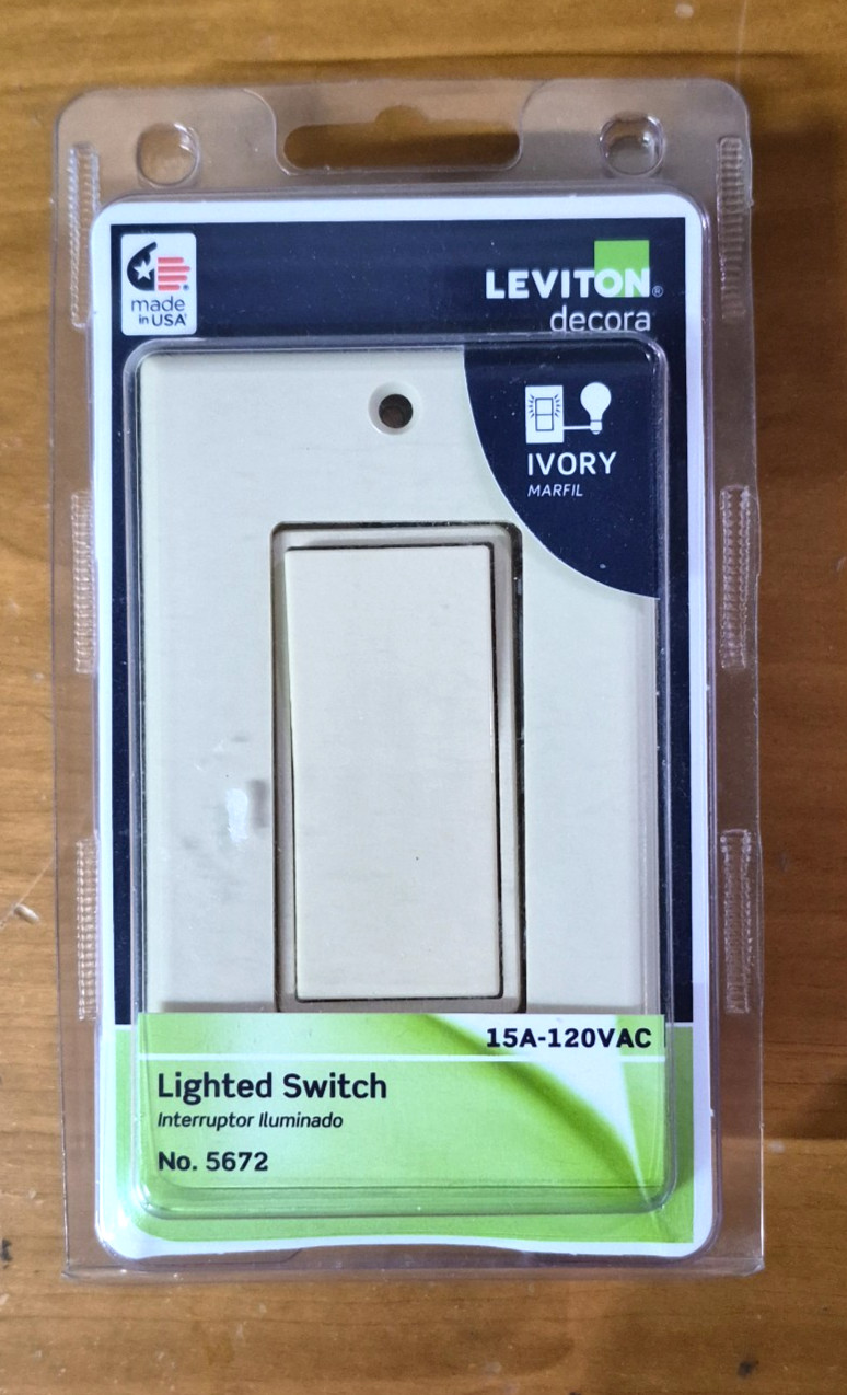 Leviton Decora Ivory Lighted Switch 15A-120VAC No#5672 BRAND NEW