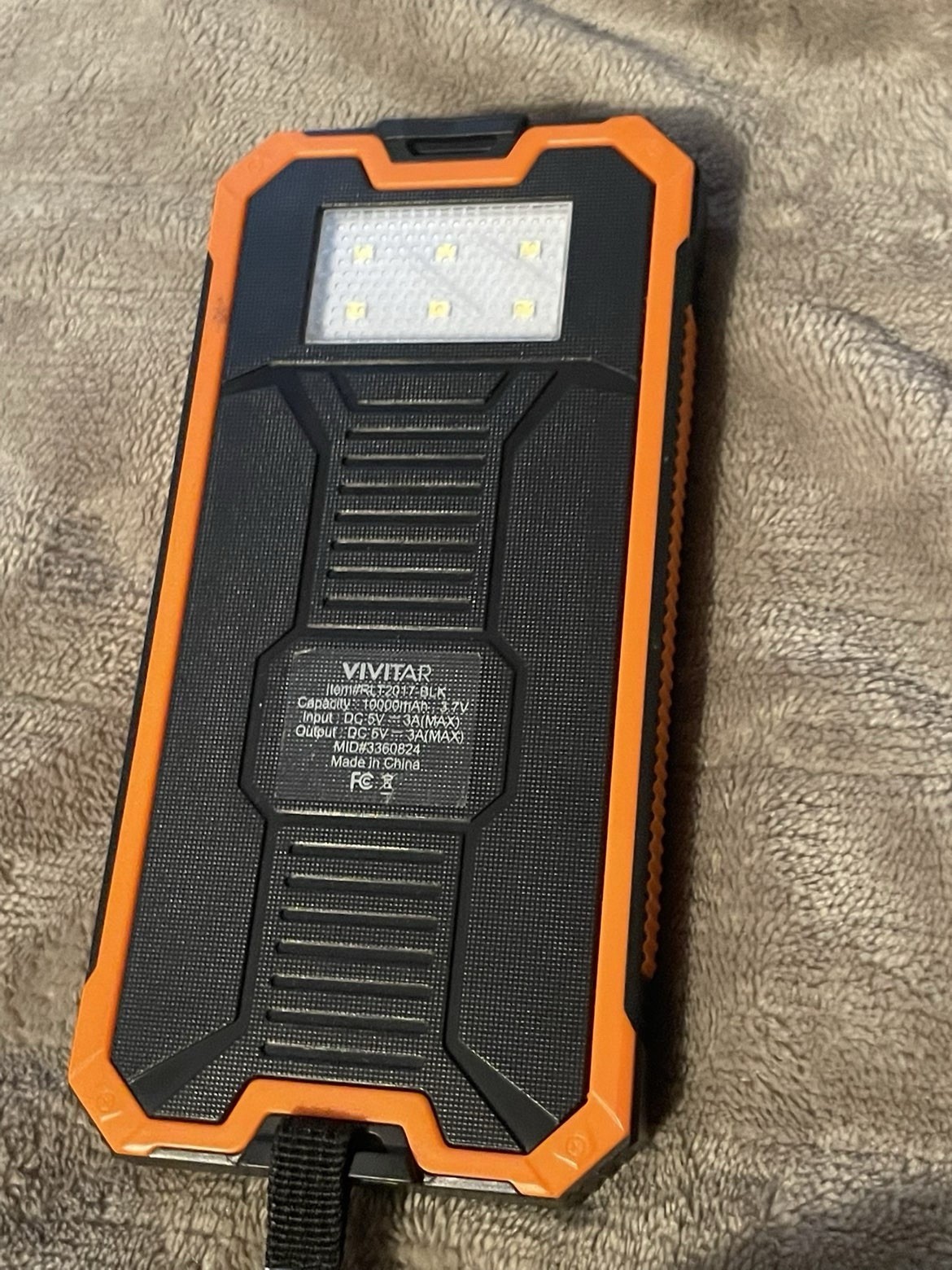 Vivitar 10000mAh Monocrystalline Solar Power Bank Dual USB 5V/3A LED