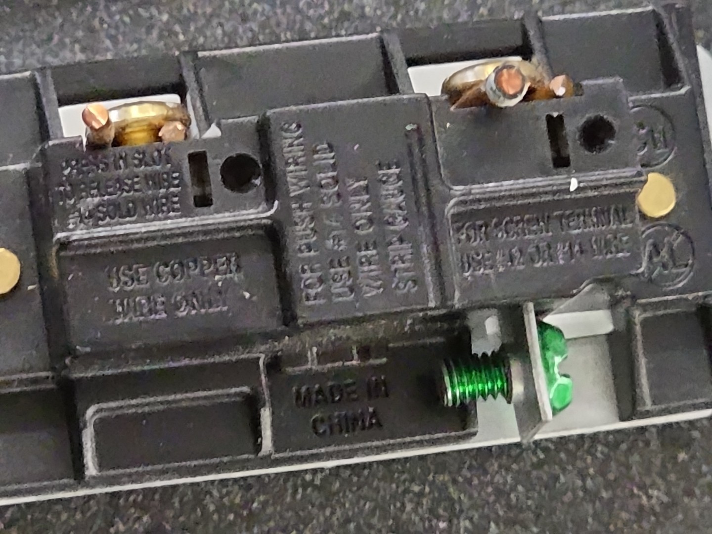 Eaton SGF15W White 5-15R 15A Gfci Self-Testing Outlet Duplex Receptacle 125V