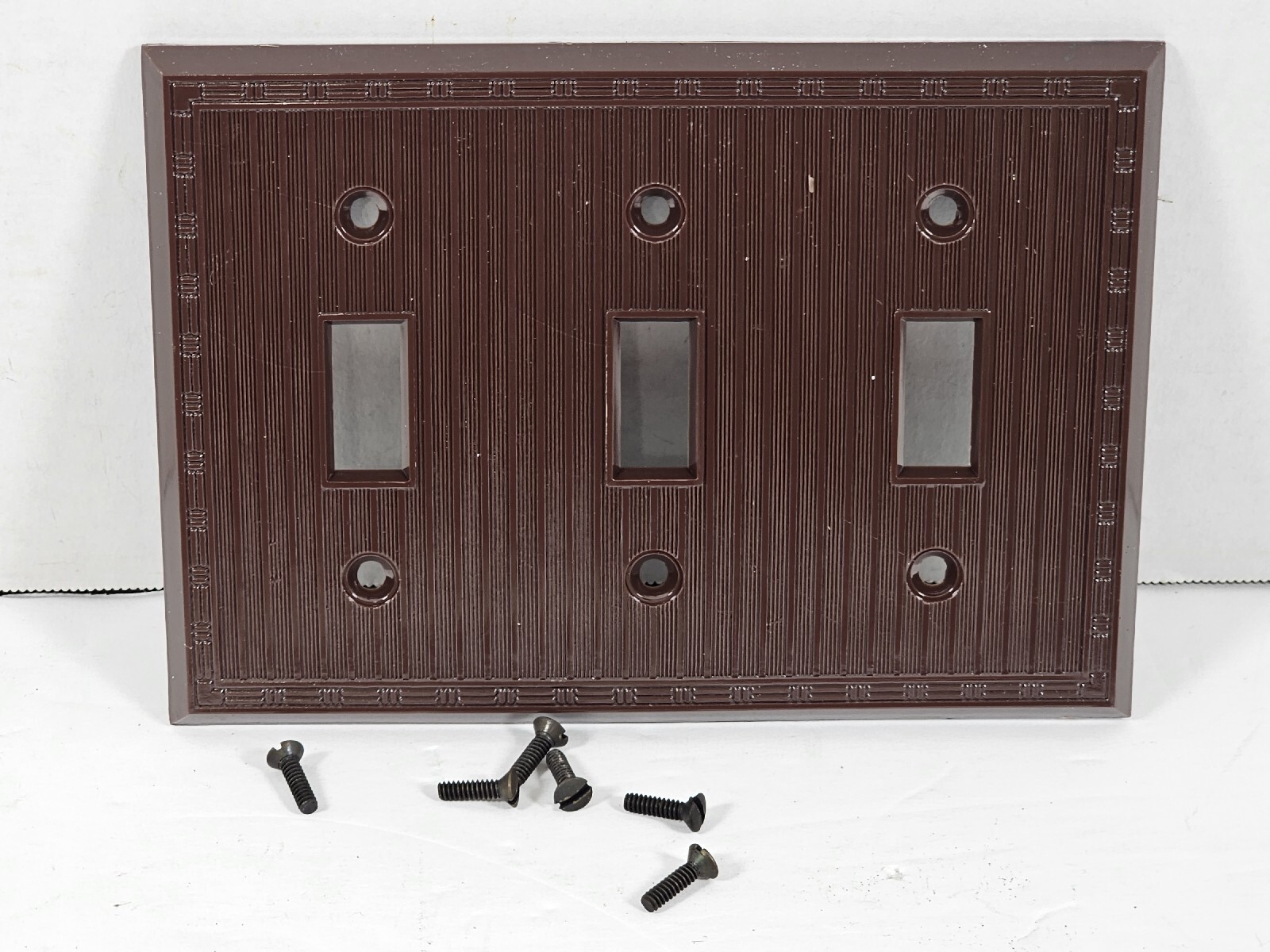 Vintage NOS 3 Gang Light Switch Plate Wall Cover Brown Ribbed Unbranded