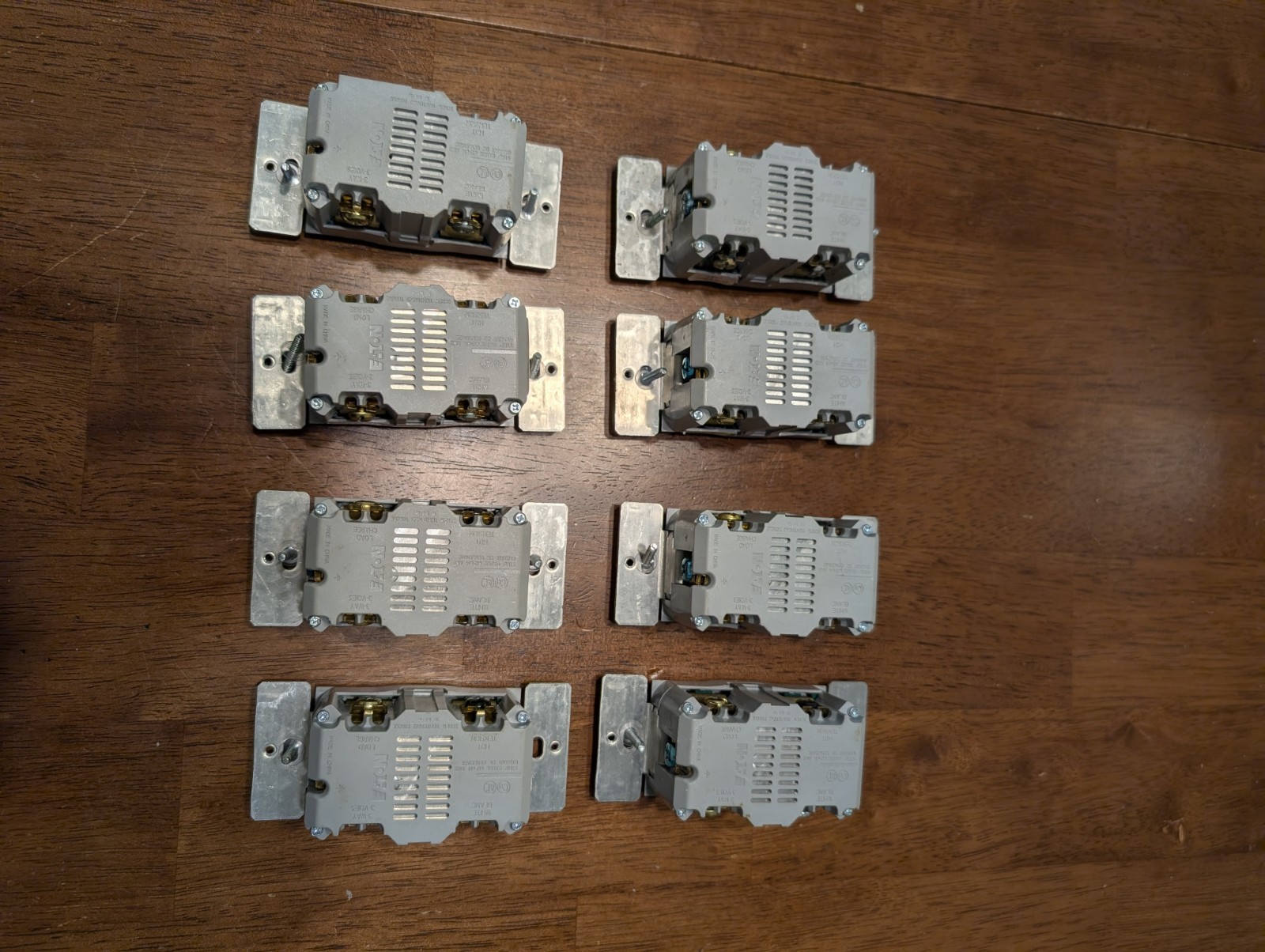 (7) Eaton WFD30-C2-SP-L (Master) + (1) Eaton WACD-W-SP-L (Accessory)
