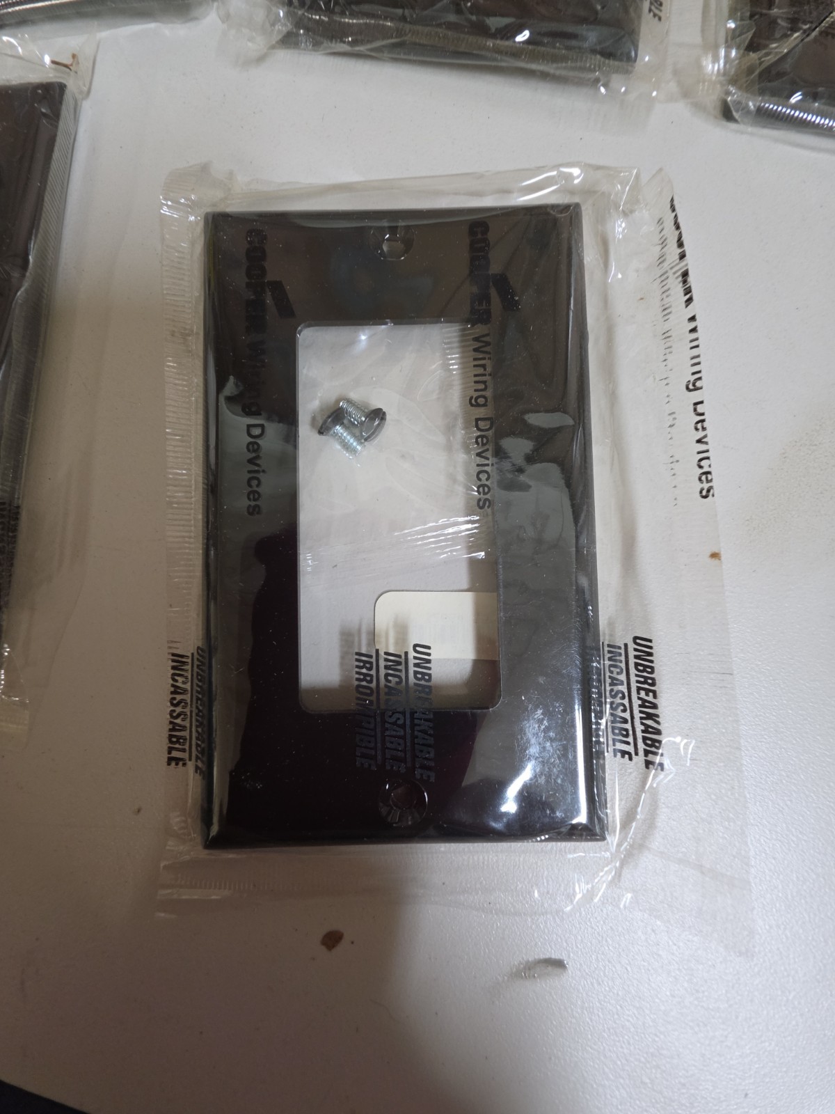 Cooper WİRİNG Devices 5151BK Black UNBREAKABLE Wallplate PACK OF 15. New