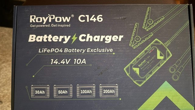 Roypow 14.6V 10A LiFePO4 Battery Charger Fast Charging for Lithium Battery