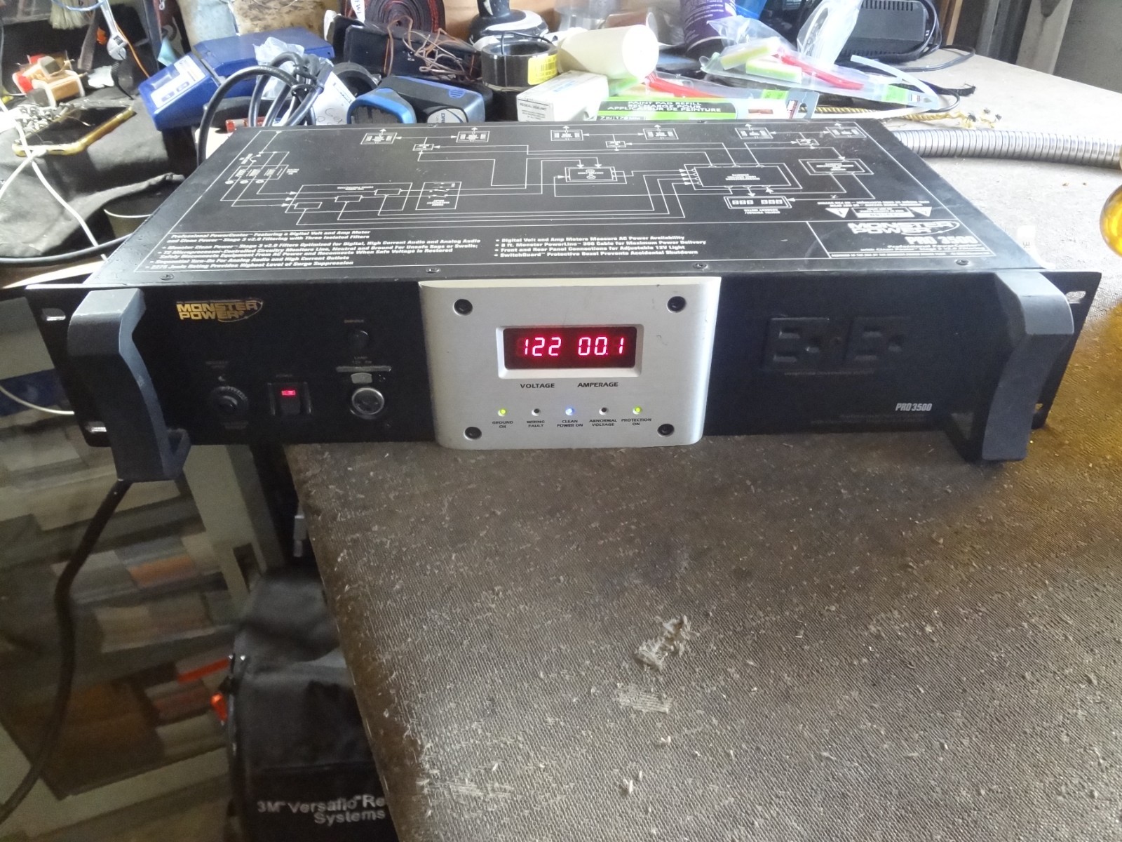 MONSTER POWER PRO 3500 Professional Reference Powercenter 14 Outlets