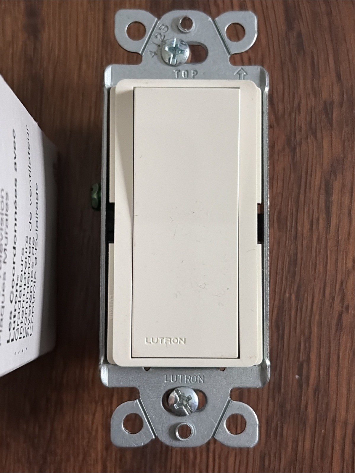 Lutron Claro CA-3PS-LA 15A 3-Way General Purpose Switch (Light Almond)