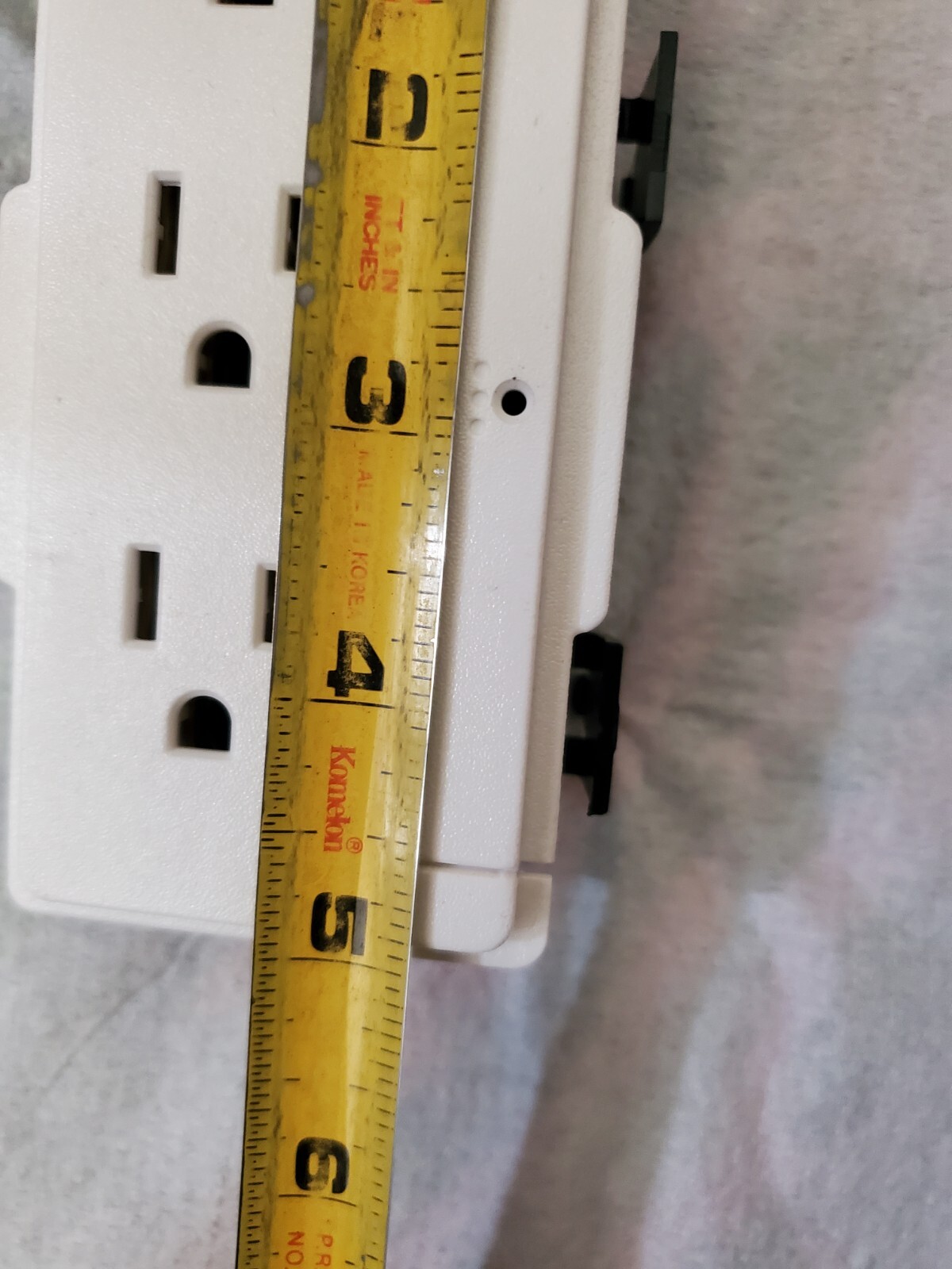 TRIPLEX PLUG Part No 7029-9532 ( Lot Of 6 ).