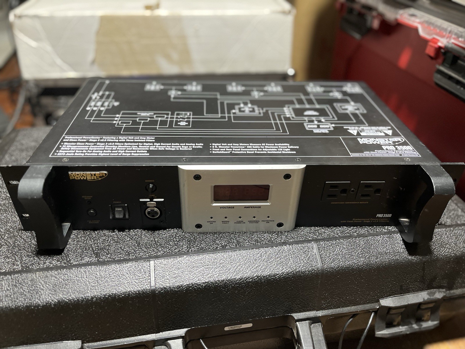 MONSTER POWER PRO 3500 Professional Reference Powercenter 14 Outlets