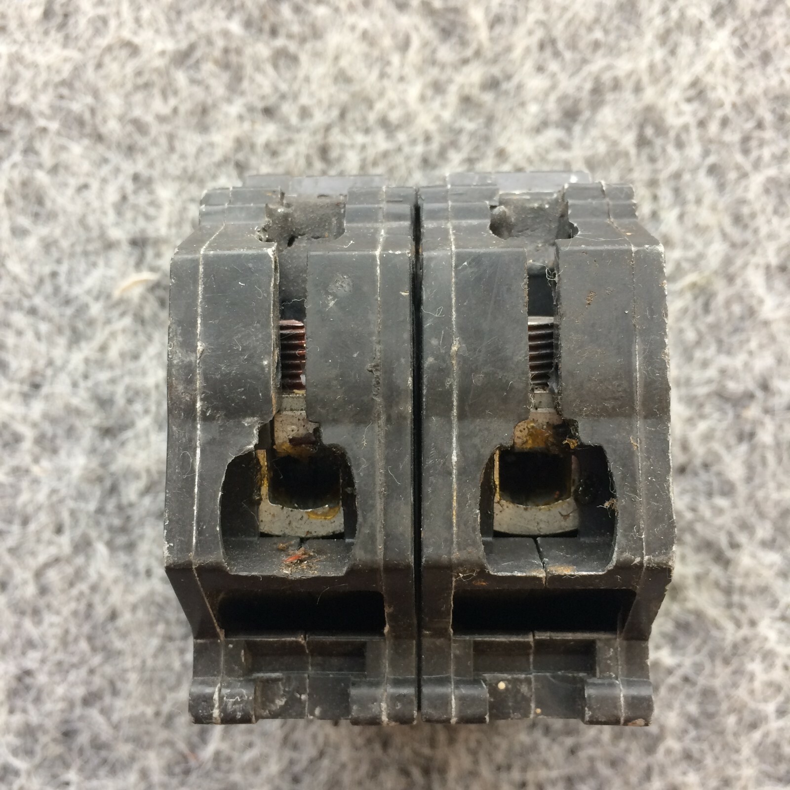 General Electric THQL2140 2-Pole Circuit Breaker 40 AMP 1 Year Warranty
