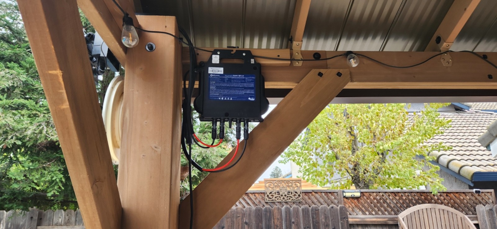 APSystems 120v EZ1-LV Plug-in Balcony Solar Microinverter with Power Cord