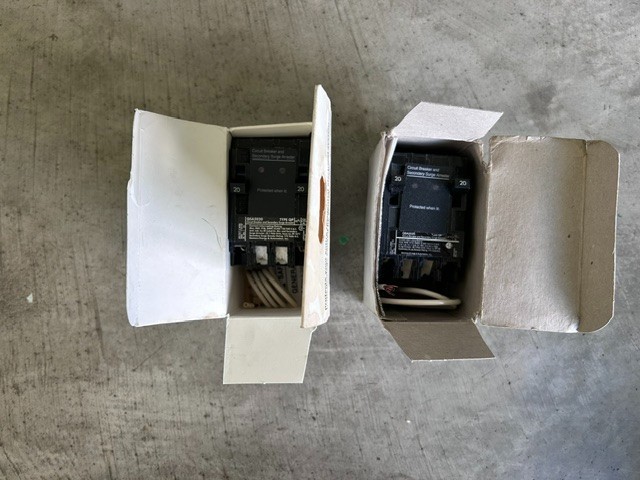 GE QSA2020 20 Amp Circuit Breaker Surge Arrester 2-pack
