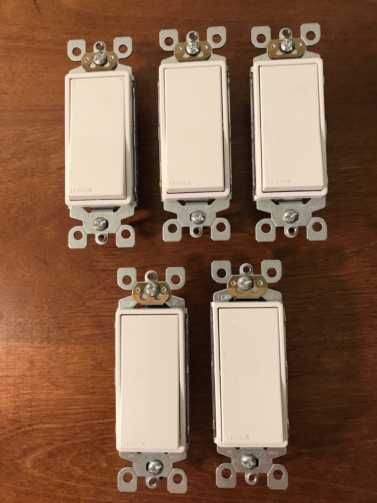 Lot of 5 Leviton Decora Switches 5601-2WM White 15A-120 / 277V New Rocker USA