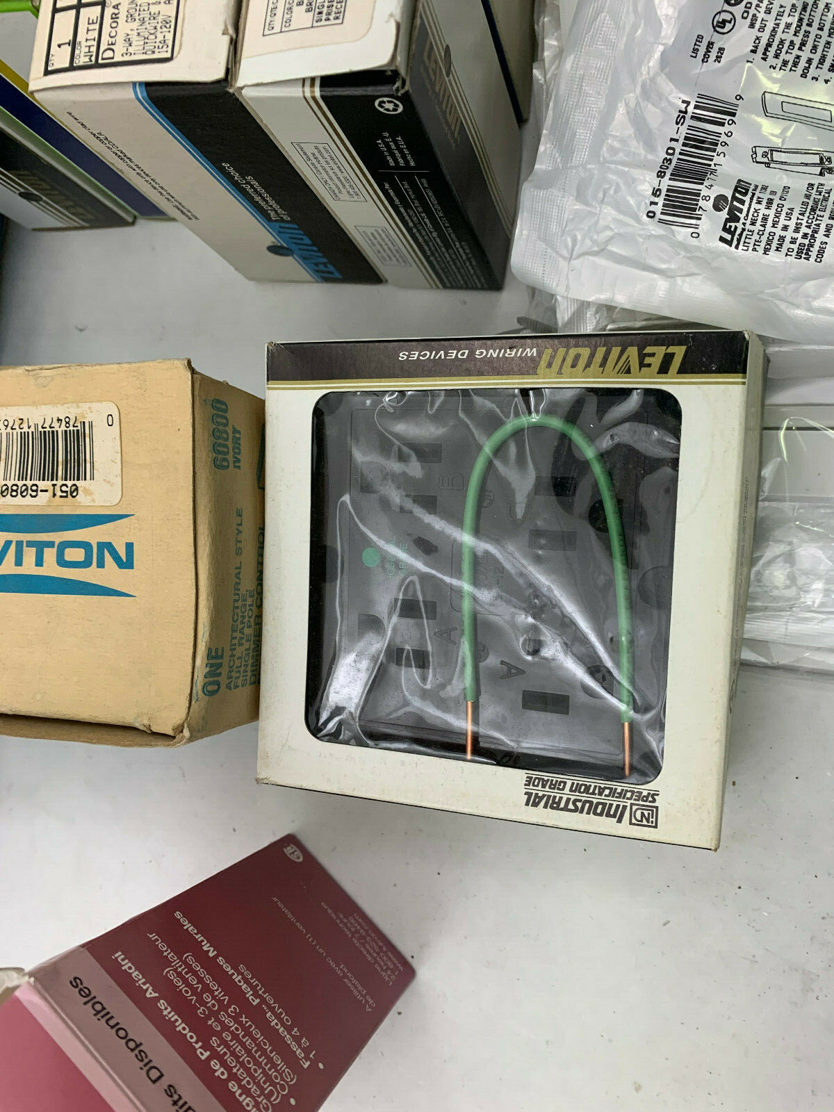 Leviton 80301 Lot Of Misc Dimmers 6606-AW Plates 80301-SW(16) See Pictures #E1