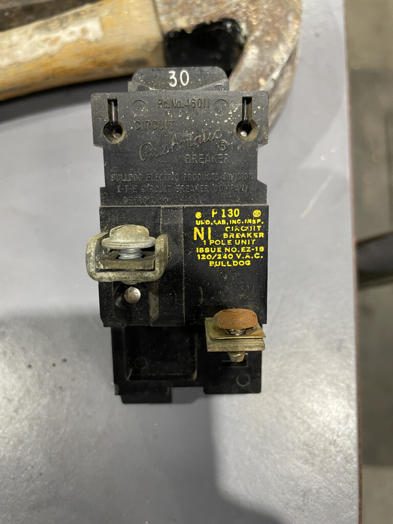 I-T-E PUSHMATIC BULLDOG 30A SINGLE POLE P130 CIRCUIT BREAKER B30