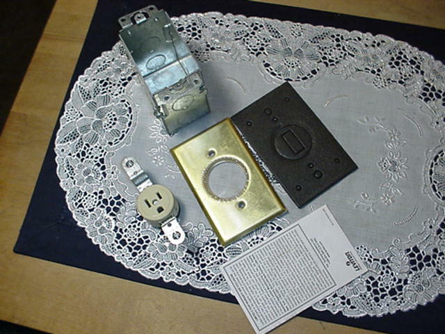 Leviton 010-5249-FBA Brass Cover Floor Box Assembly 125 Volts 15 Amp NEW IN BOX!