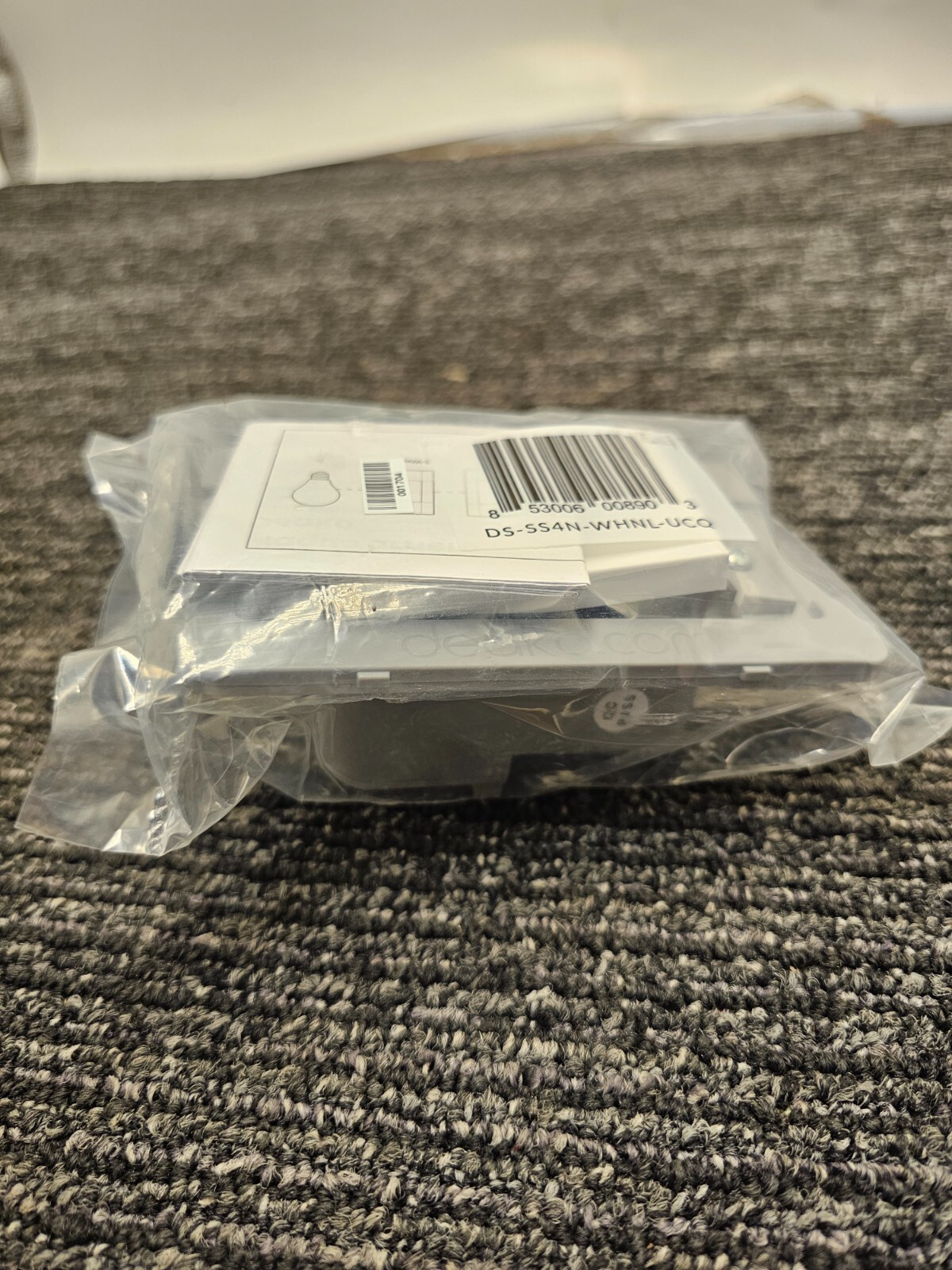 (QTY 5) Deako 1-Gang Backplate Simple Rocker Switch, DS-SS4N-WHNL-UCQ