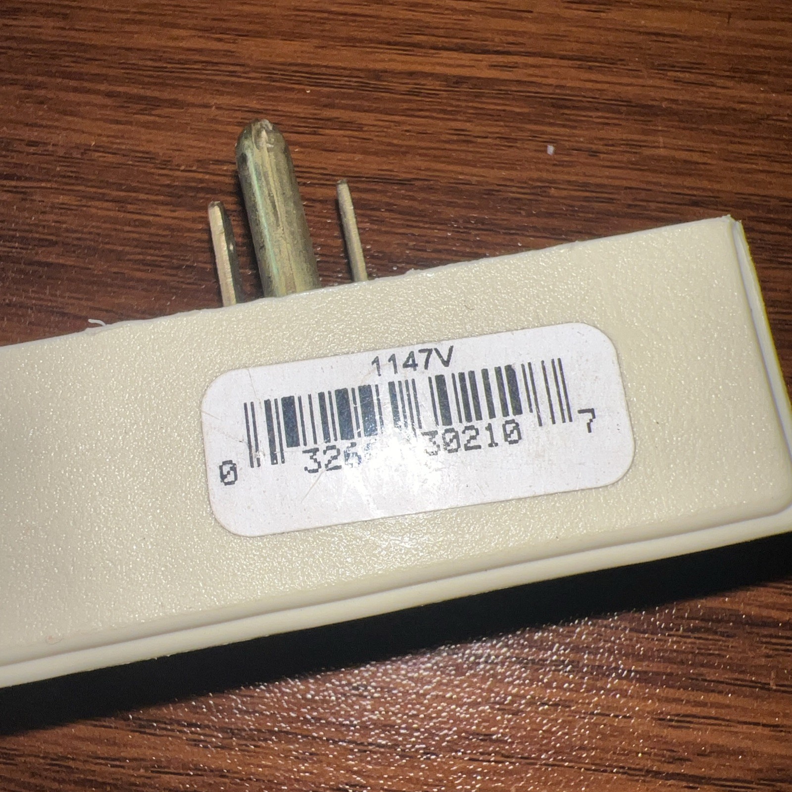 Cooper 1147V-BOX Three Outlet Grounding Outlet Adapter 3 Wire Ivory Tested! 🍀