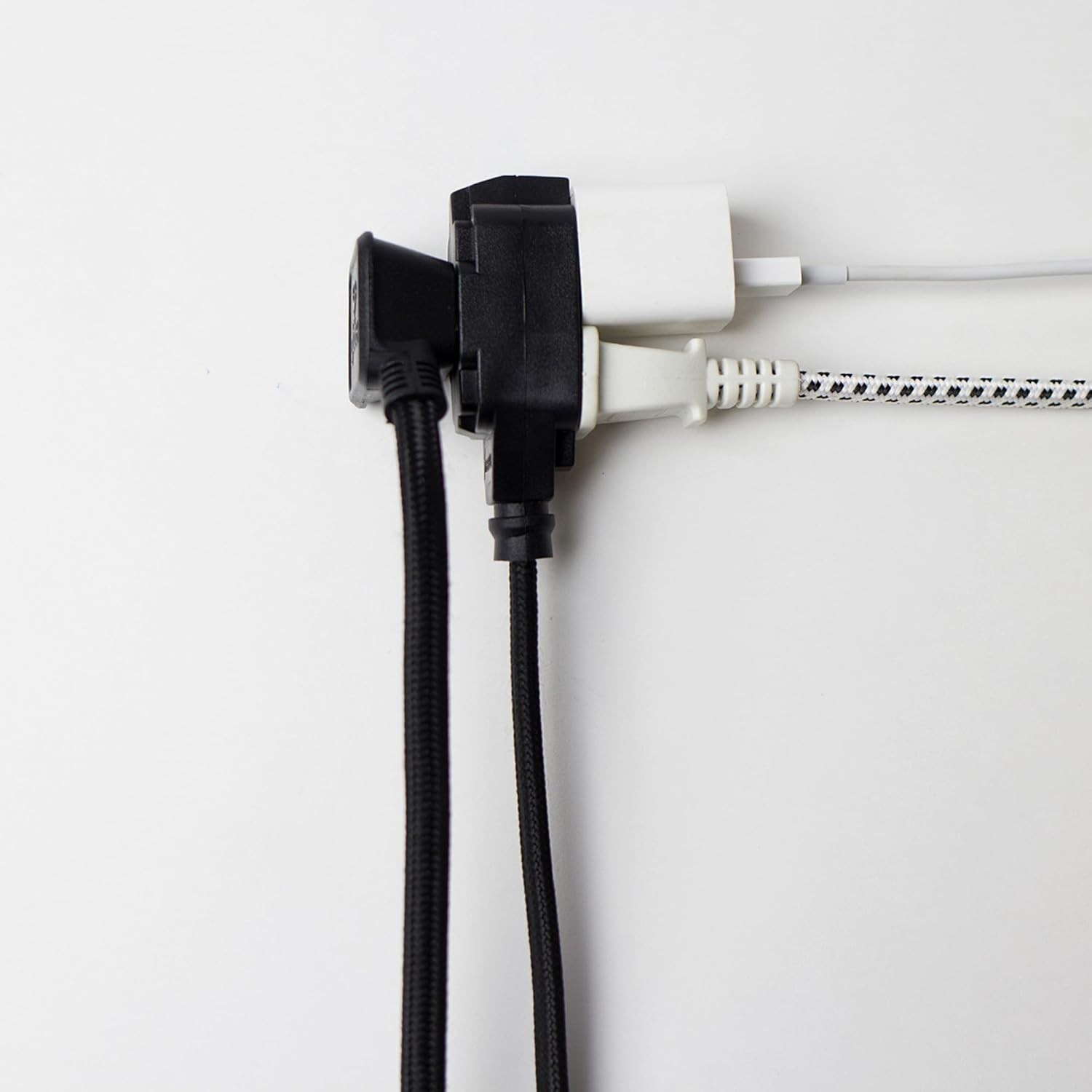 Modern 9ft Fabric Power Cable with 3 Outlets and Space-Saving Right Angle Plug