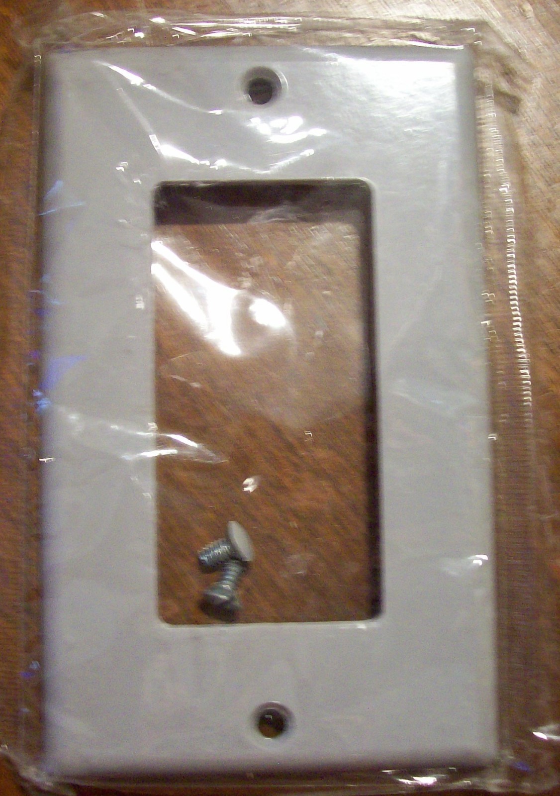 Leviton Decora Light Gray 1-Gang Polycarbonate Screw Wall Plate 4.61 H x2.75