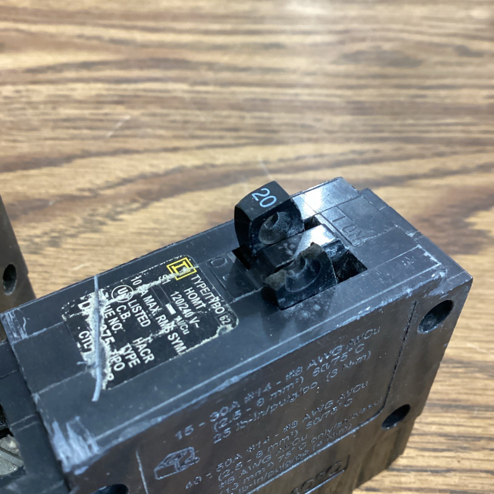 (4)Square D HOMT2020 Two 1P 20 Amp Tandem Circuit Breaker (CHIP SEE PICS) Used🔴