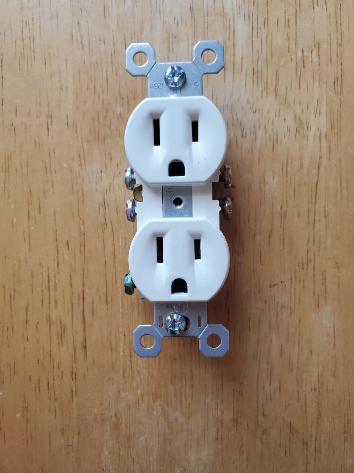 Legrand Trade Master 10 Duplex Receptacles 15AMP 125 VOLTS White 10 PC NIB