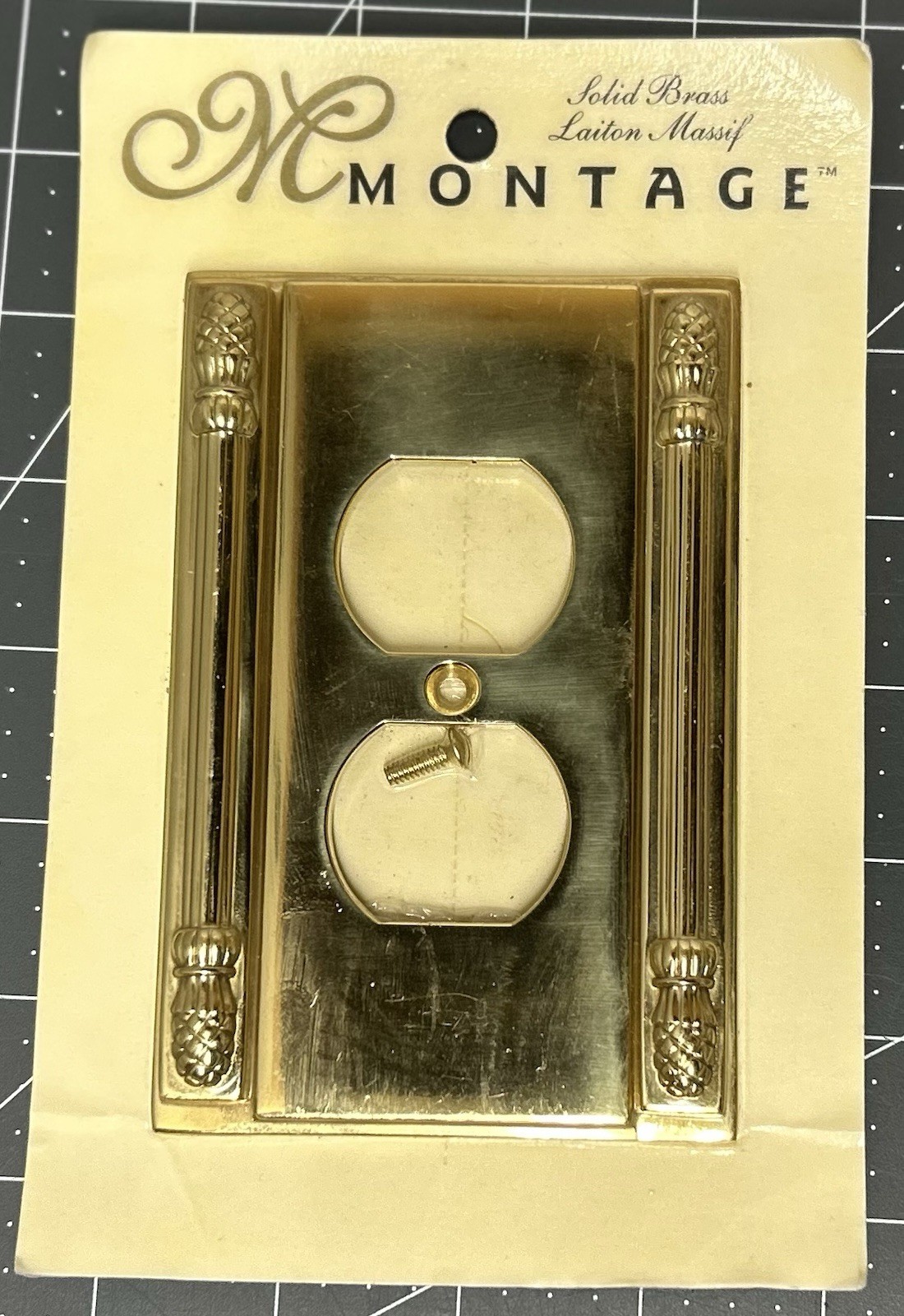 VTG NOS Amertac Montage Outlet Cover Lacquered Solid Brass Wallplate W/ Columns