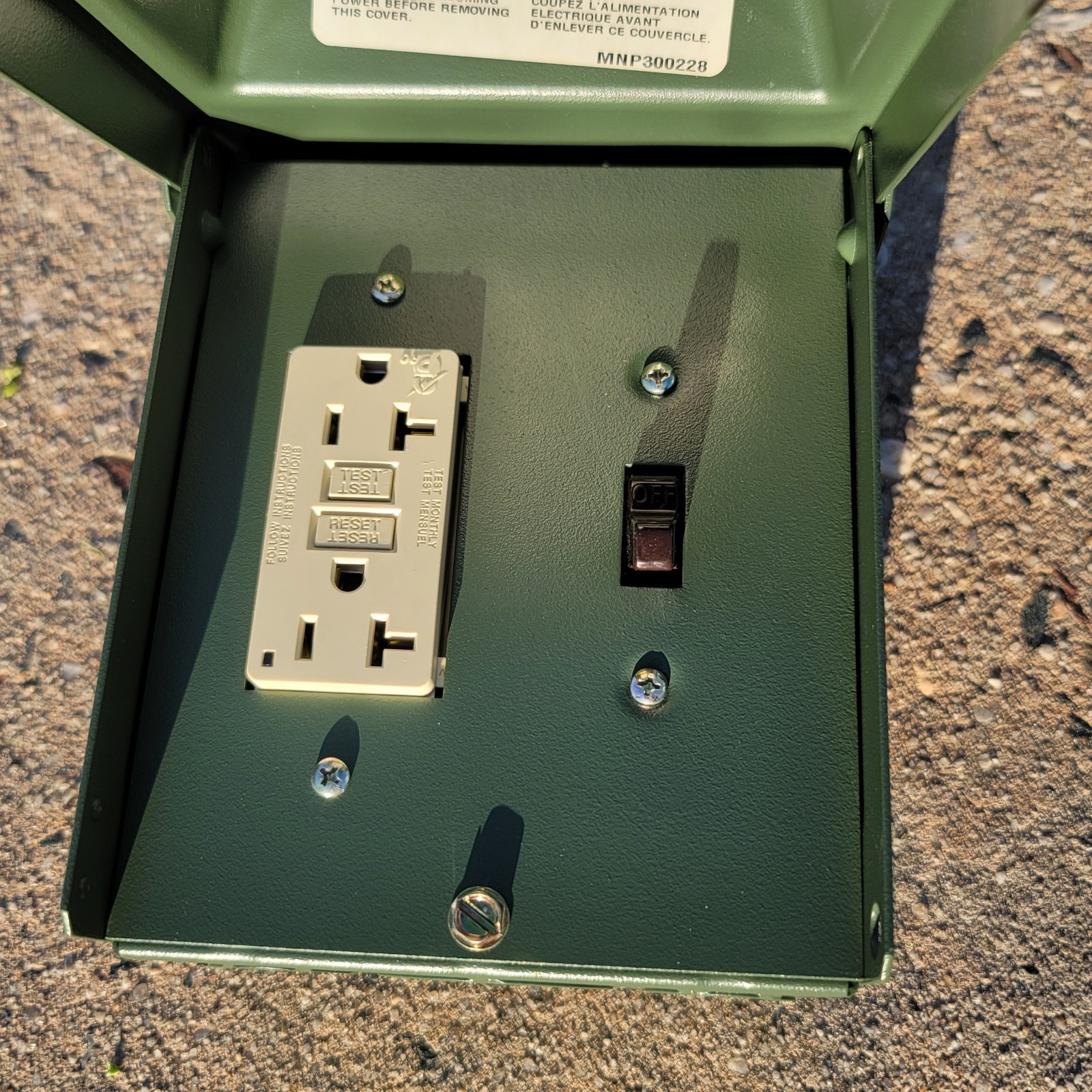Midwest 20 Amp Backyard Outlet with 20A GFI Duplex and Toggle Switch U010S010GRP