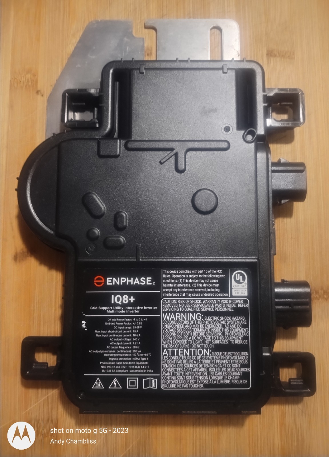 NEW Enphase IQ8+ Microinverter (IQ8PLUS-72-M-US) MC4 Wire Connector with bracket