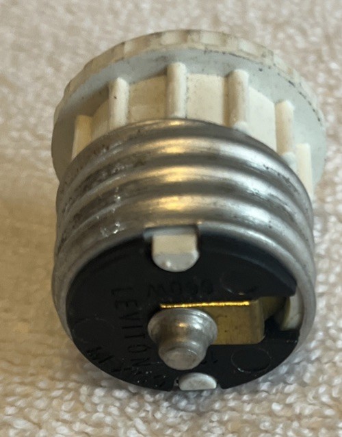 Lot Of 8 Screw In Socket To Plug Adapters