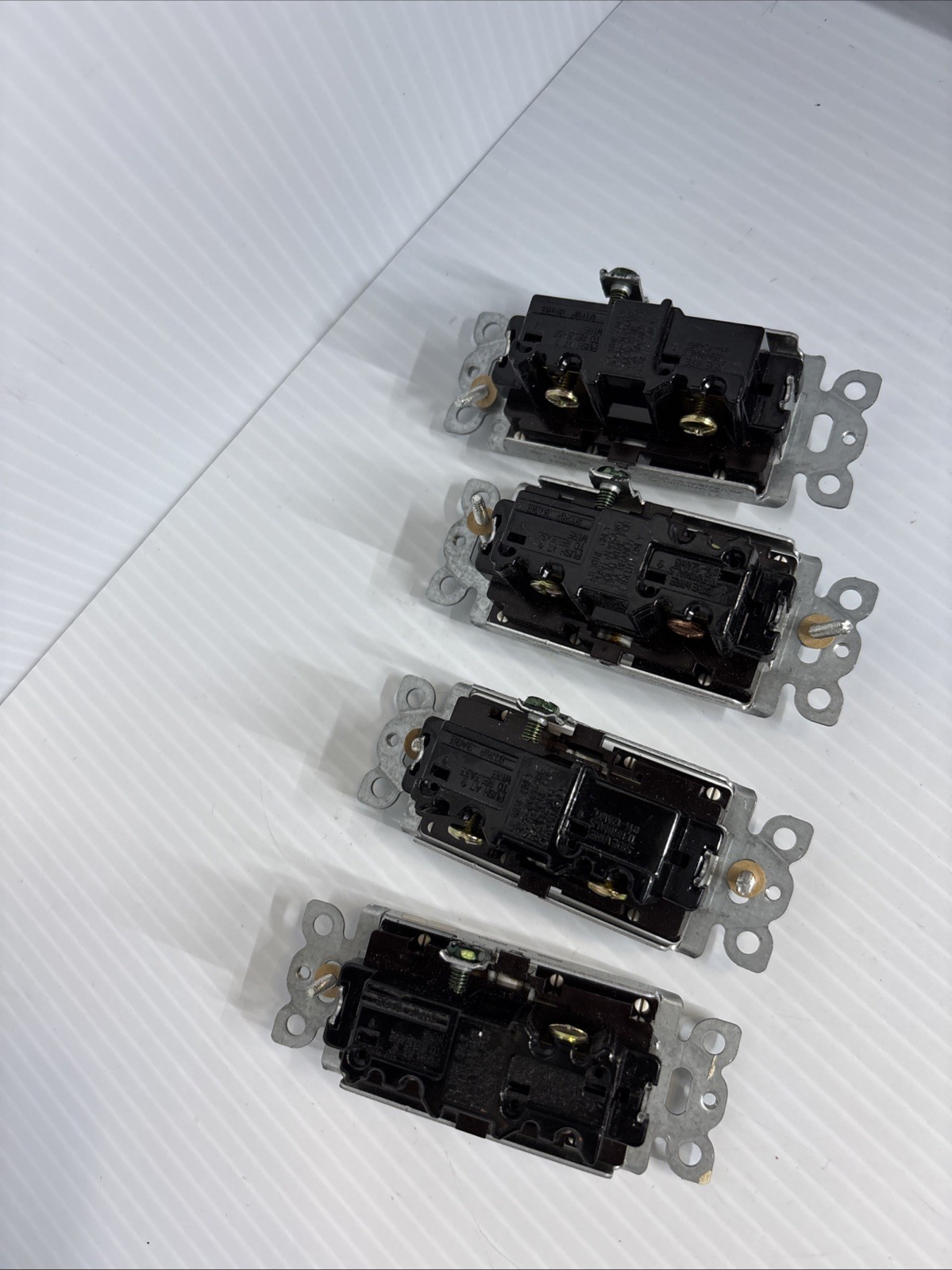 Lot Of 4 LUTRON single pole switch Beige finish (h)
