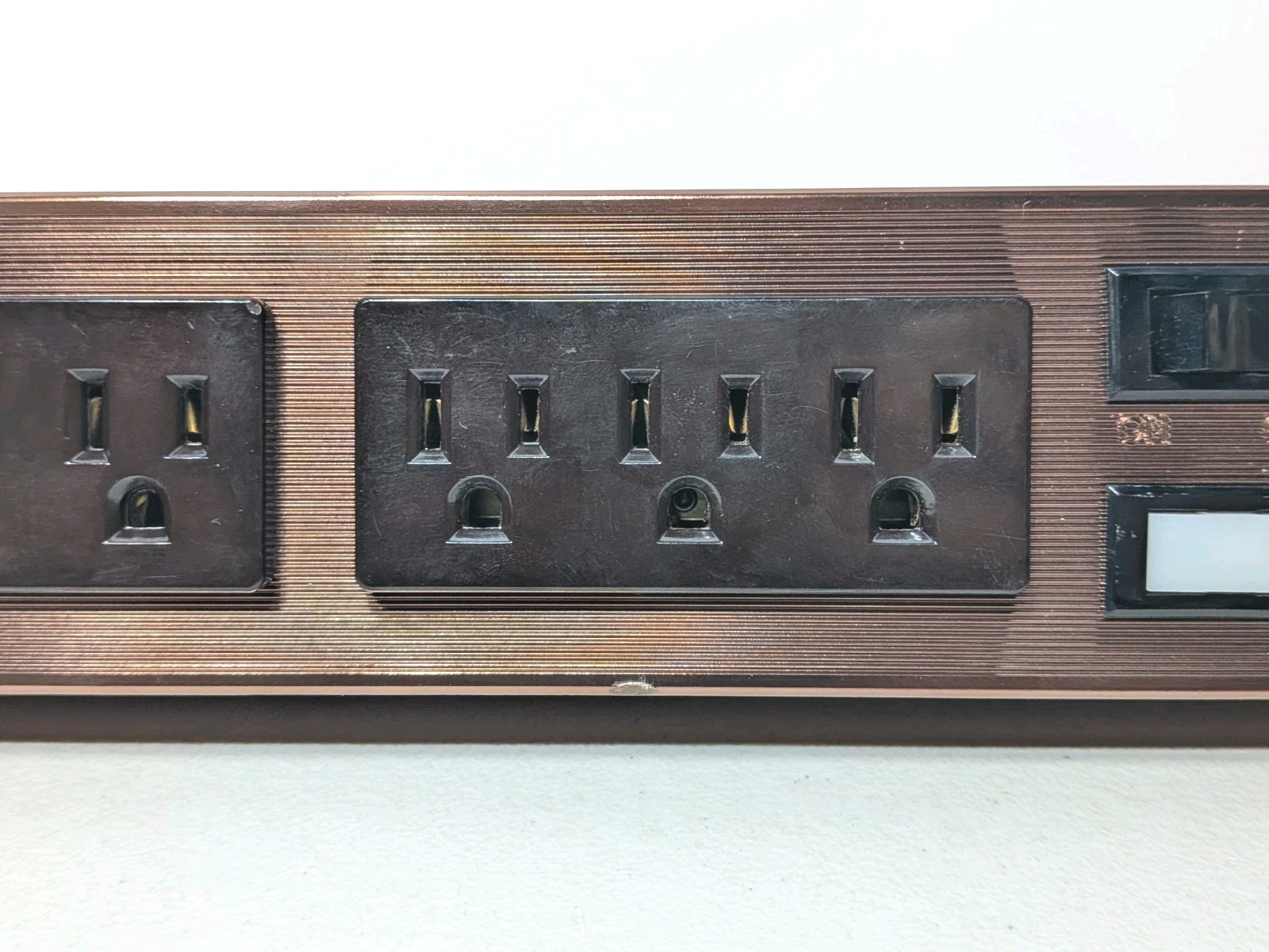 Vintage Gem Electric 469F Temporary Power Tap Metal Surge Protector Power Strip