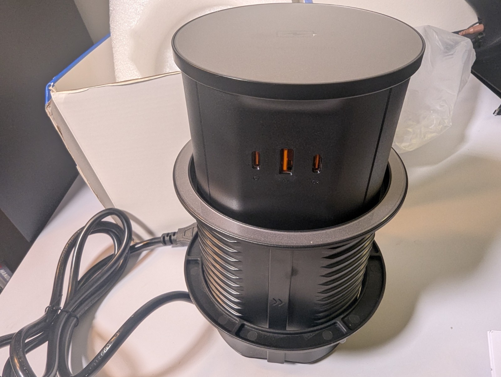 Jgstkcity OEUP021 Pop Up Countertop Outlet 4 AC Outlets 15W Wireless Charger New