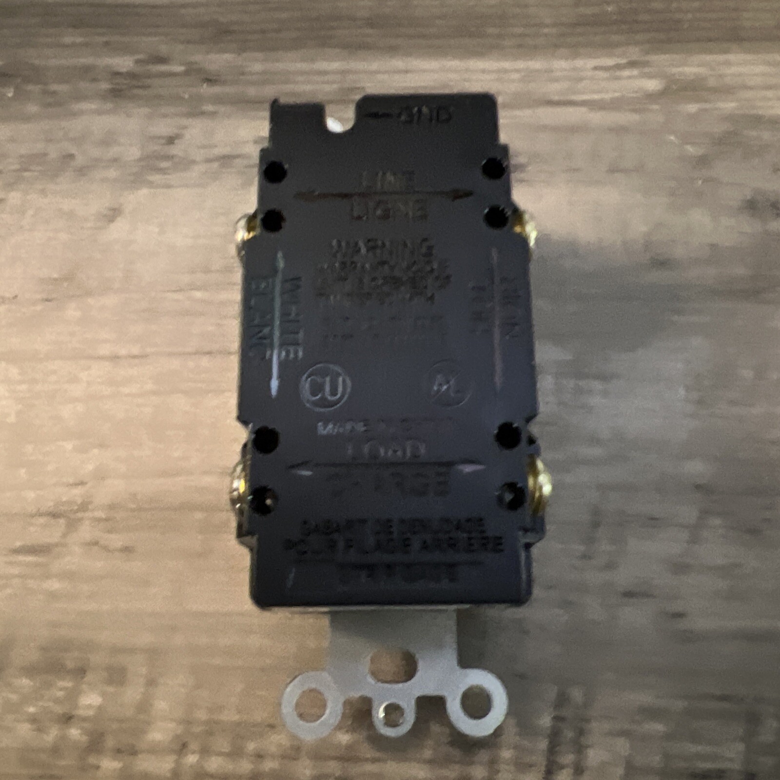 20 AMP Duplex GFCI Receptacle With lED Indicator 2 Pk Gray