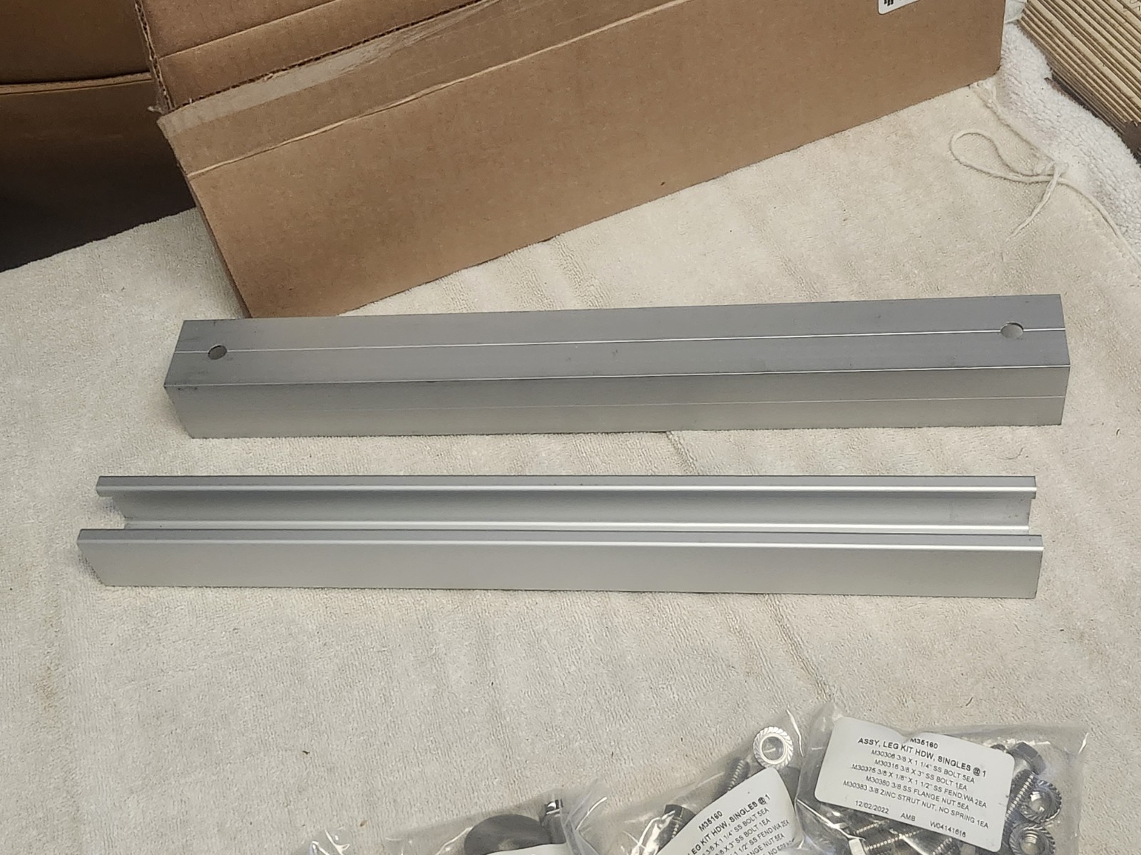 Lot: 4 New Unirac 307115M Solar Panel SM Adjustable Tilt Leg 30″ w/ Hardware