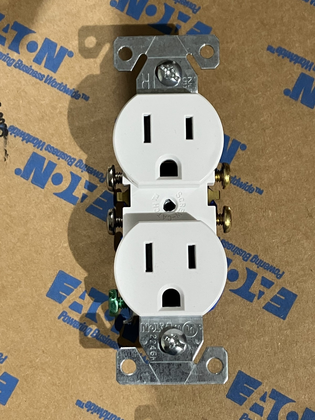 Lot of 10 Eaton TR270W 15A 125V Tamper Resistant Residential Duplex Outlet White